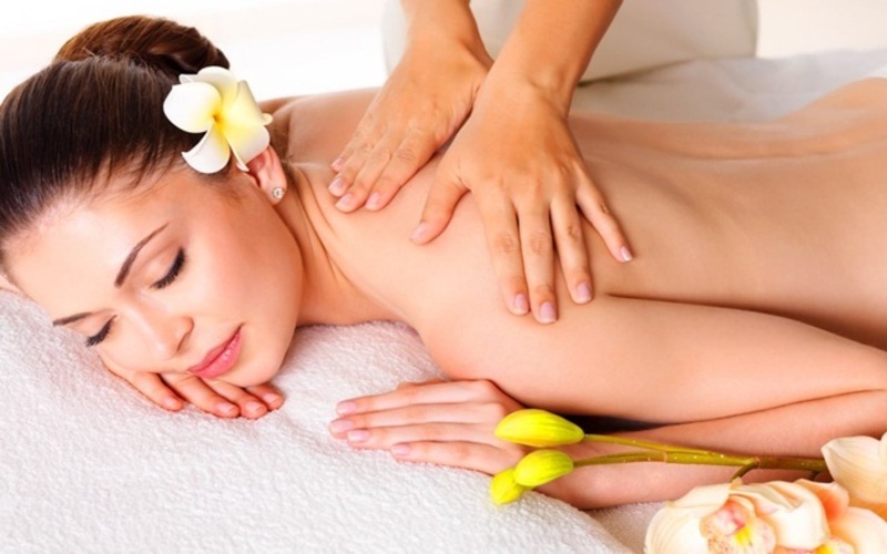 massage vùng cơ bị căng