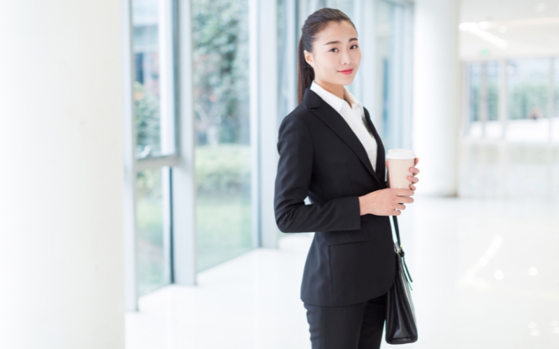 Ăn mặc lịch sự, chuyên nghiệp