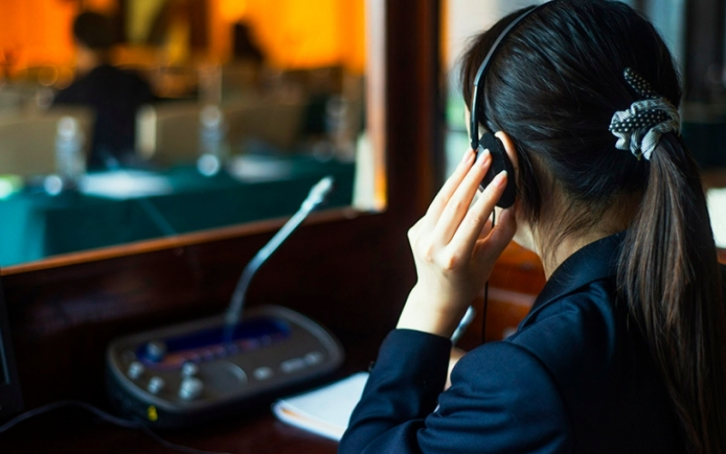 Phiên dịch song song (Simultaneous interpretation)