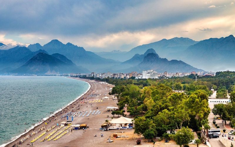 thành phố biển Antalya