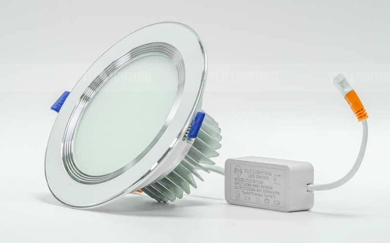Đèn LED âm trần